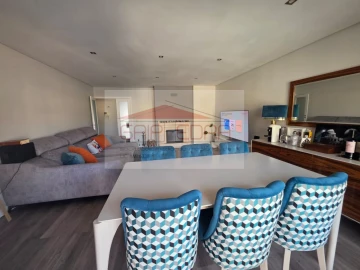 Apartamento T3 para Venda em Nogueira e Silva Escura