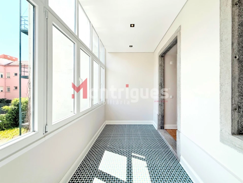 Apartamento T3 para Venda em Areeiro Foto 8