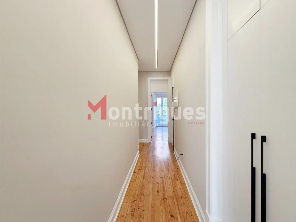 Apartamento T3 para Venda em Areeiro Foto 11