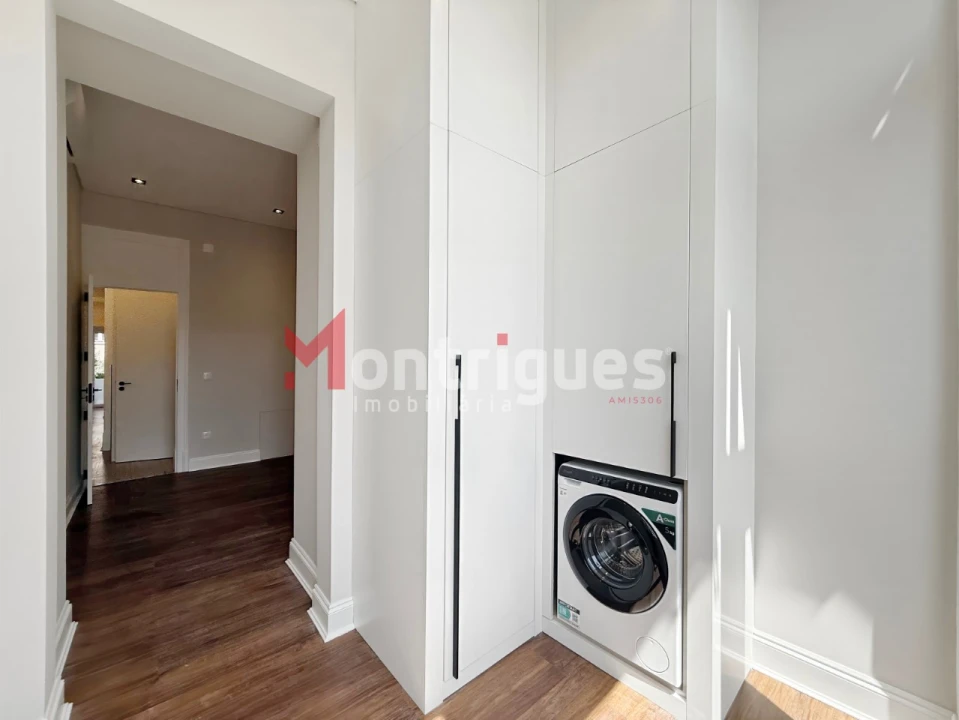 Apartamento T3 para Venda em Areeiro Foto 15