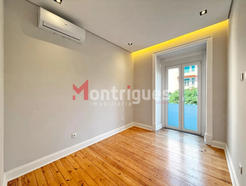 Apartamento T3 para Venda em Areeiro Foto 18