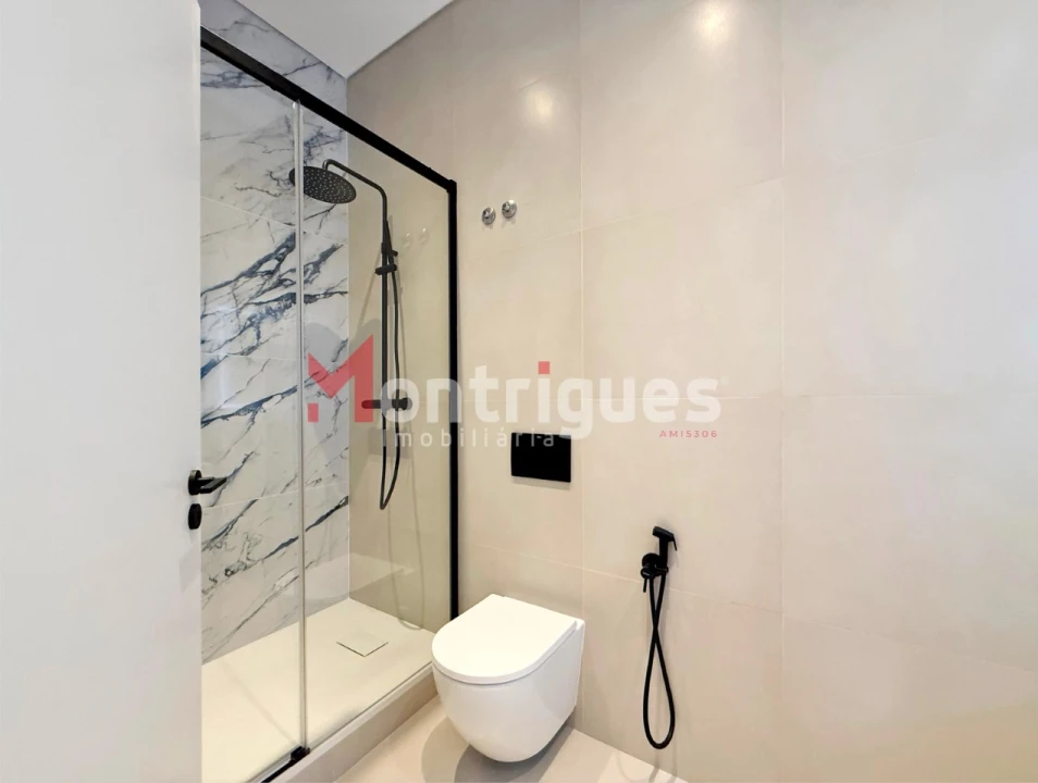 Apartamento T3 para Venda em Areeiro Foto 21