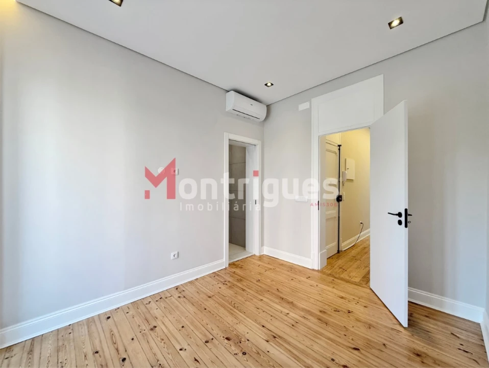 Apartamento T3 para Venda em Areeiro Foto 22