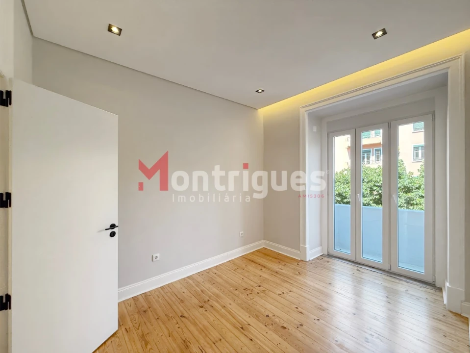Apartamento T3 para Venda em Areeiro Foto 23