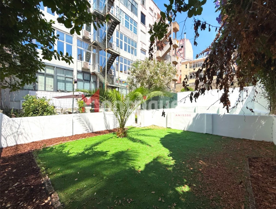 Apartamento T3 para Venda em Areeiro Foto 25