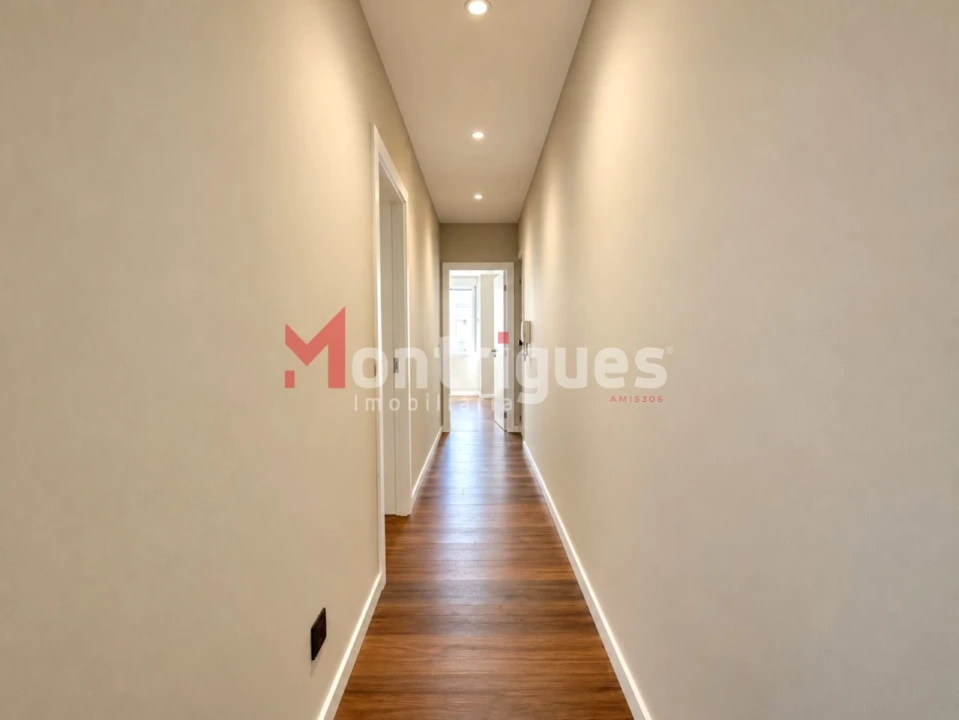 Apartamento T2 para Venda em São Vicente Foto 9