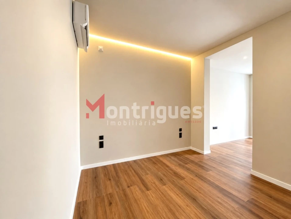 Apartamento T2 para Venda em São Vicente Foto 13
