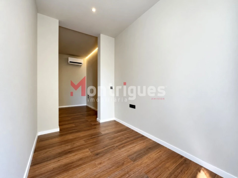 Apartamento T2 para Venda em São Vicente Foto 14