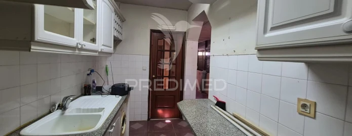 Apartamento T1 para Venda em Massamá e Monte Abraão