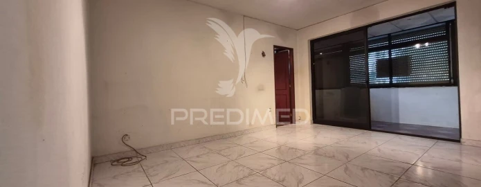 Apartamento T1 para Venda em Massamá e Monte Abraão