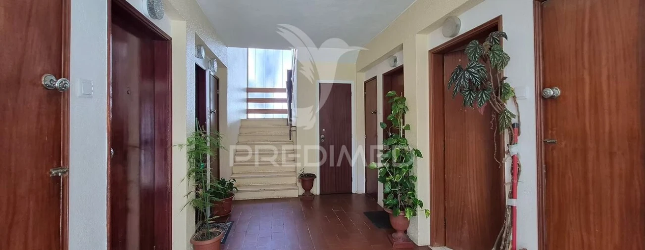 Apartamento T1 para Venda em Massamá e Monte Abraão Foto 5