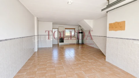 Moradia T3 para Venda em Vila Nova da Rainha