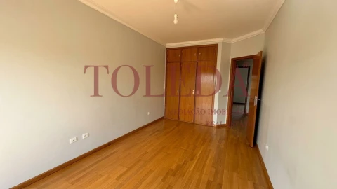 Moradia T3 para Venda em Vila Nova da Rainha