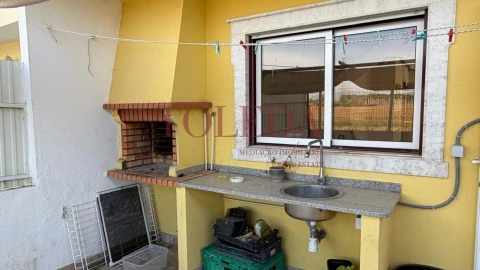 Moradia T3 para Venda em Vila Nova da Rainha