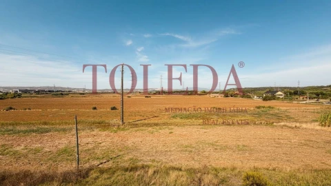 Moradia T3 para Venda em Vila Nova da Rainha