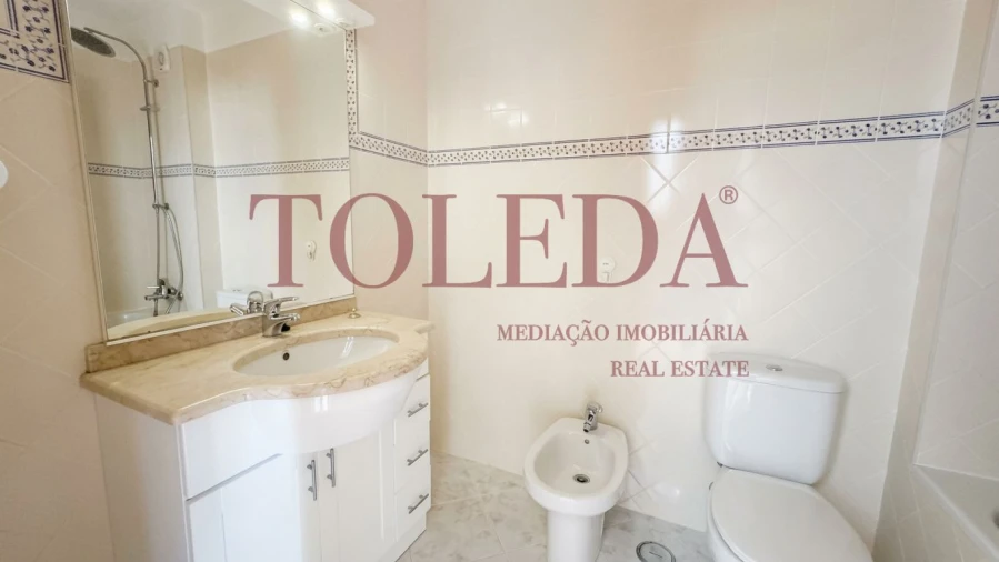 Moradia T3 para Venda em Vila Nova da Rainha Foto 21