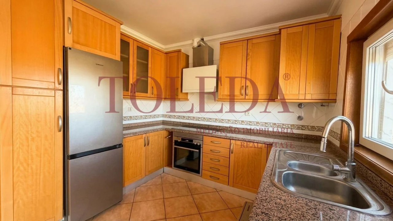 Moradia T3 para Venda em Vila Nova da Rainha Foto 10