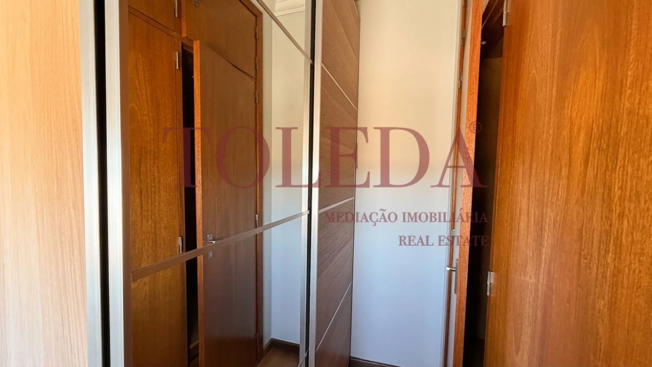 Moradia T3 para Venda em Vila Nova da Rainha Foto 16