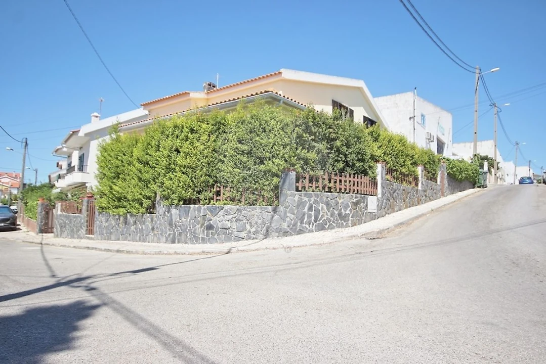 Moradia T3 para Venda em Charneca de Caparica e Sobreda Foto 31