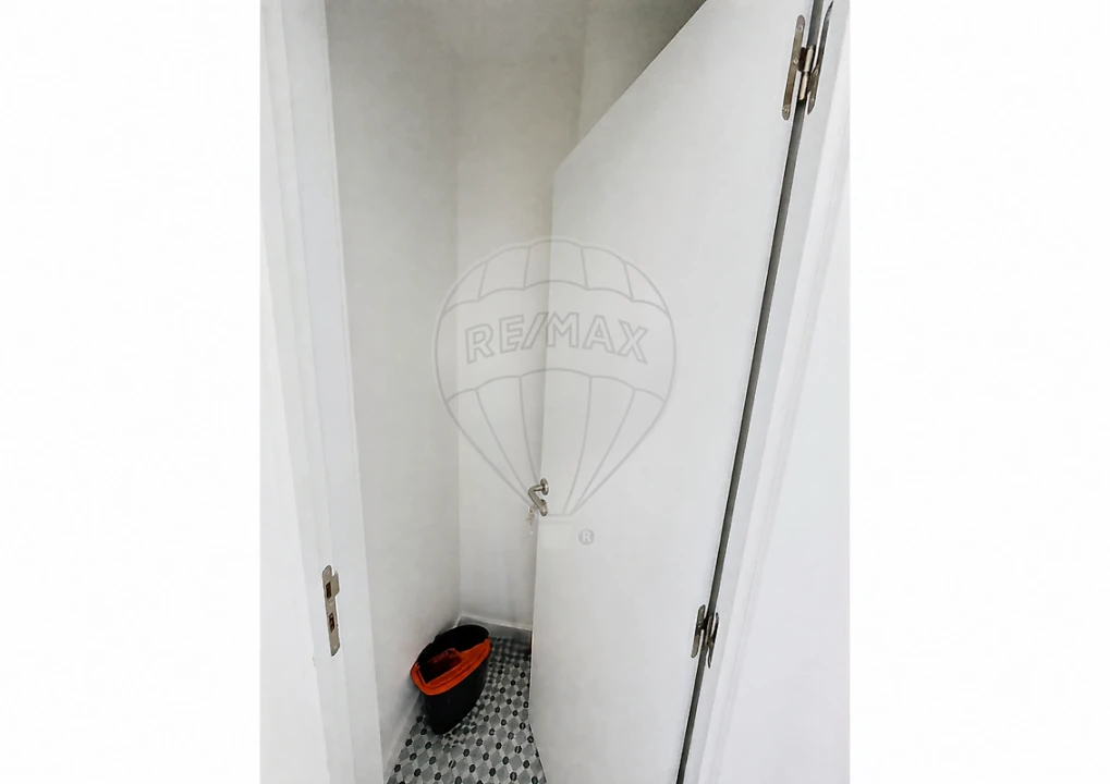 Apartamento T2 para Arrendamento em Ajuda Foto 12