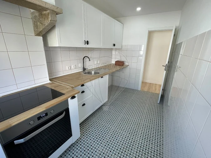 Apartamento T2 para Arrendamento em Ajuda Foto 7