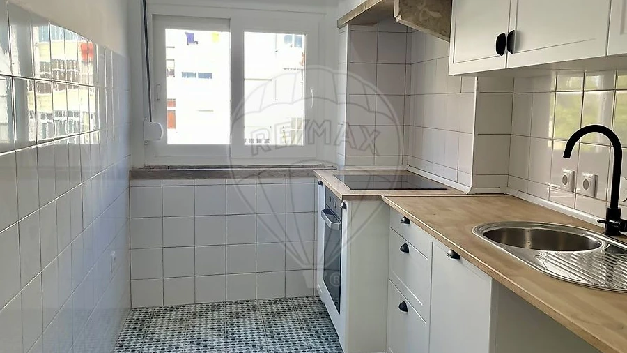 Apartamento T2 para Arrendamento em Ajuda