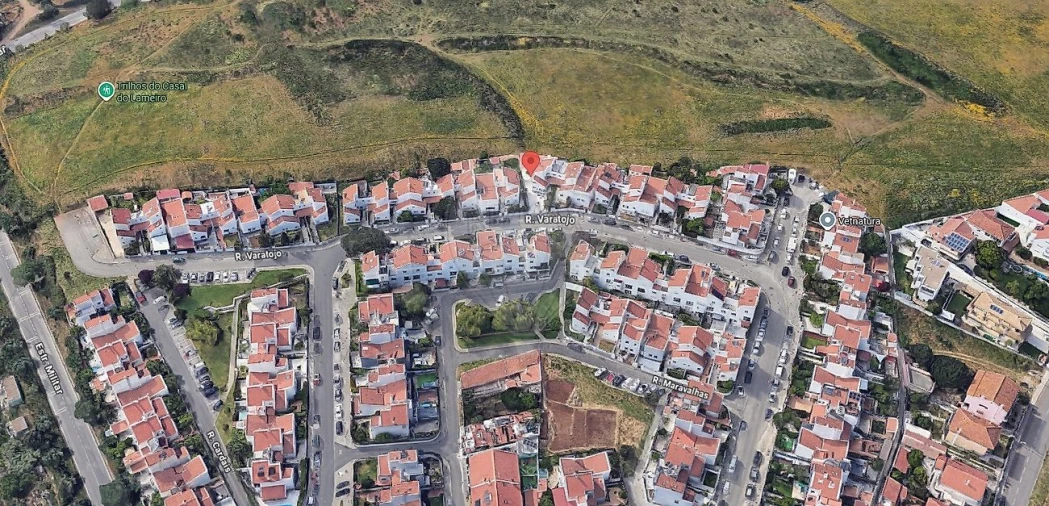 Moradia T3 para Venda em Carnaxide e Queijas Foto 22