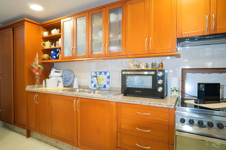 Moradia T3 para Venda em Carnaxide e Queijas Foto 4