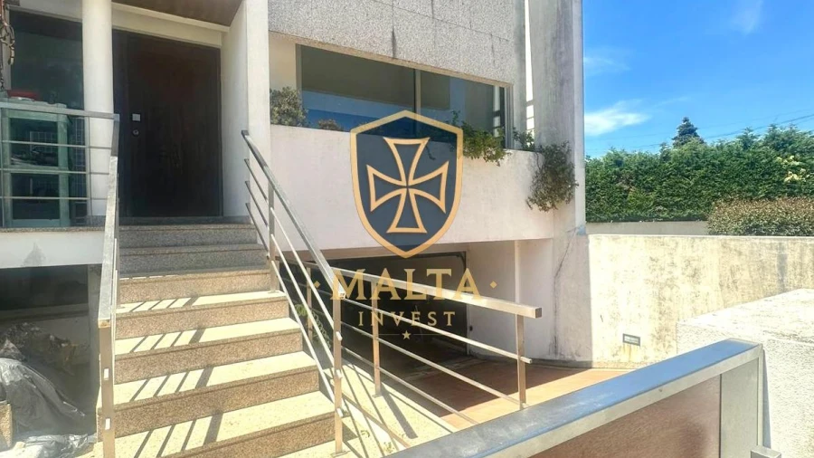 Moradia T3 para Venda em Oliveira do Douro