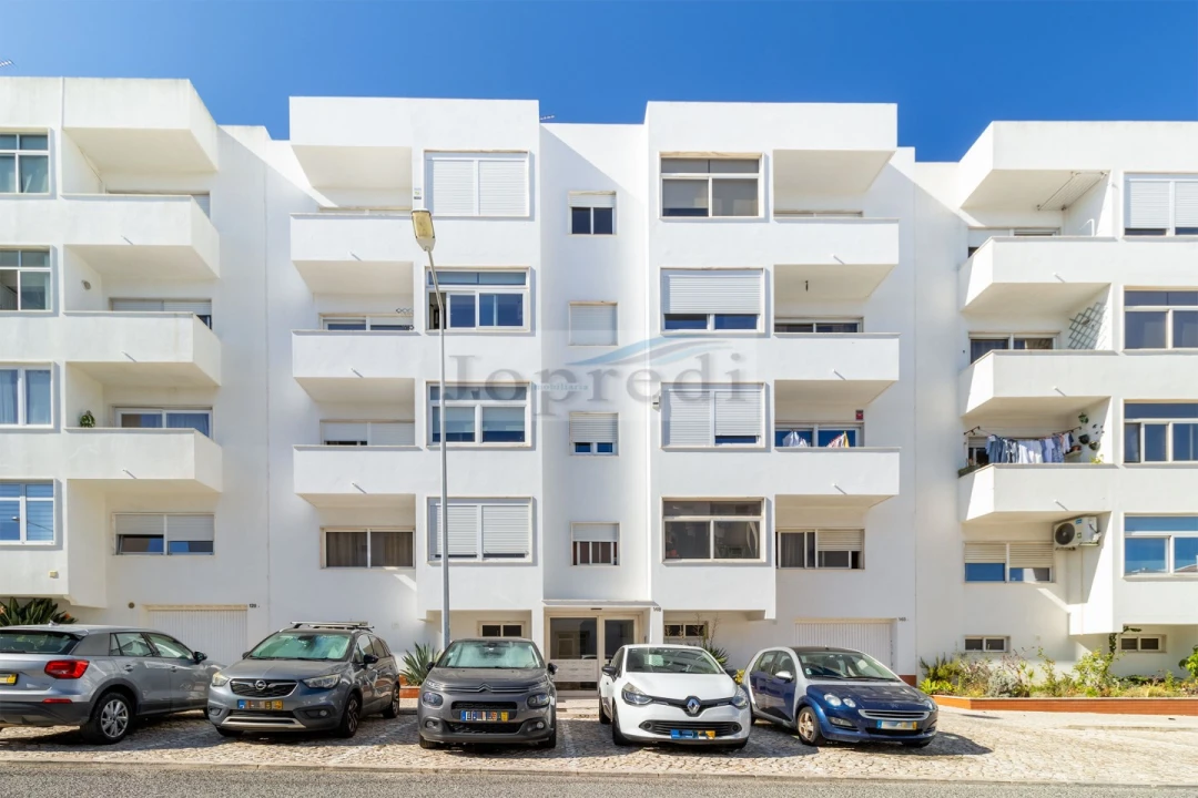 Apartamento T3 para Venda em Carcavelos e Parede Foto 1