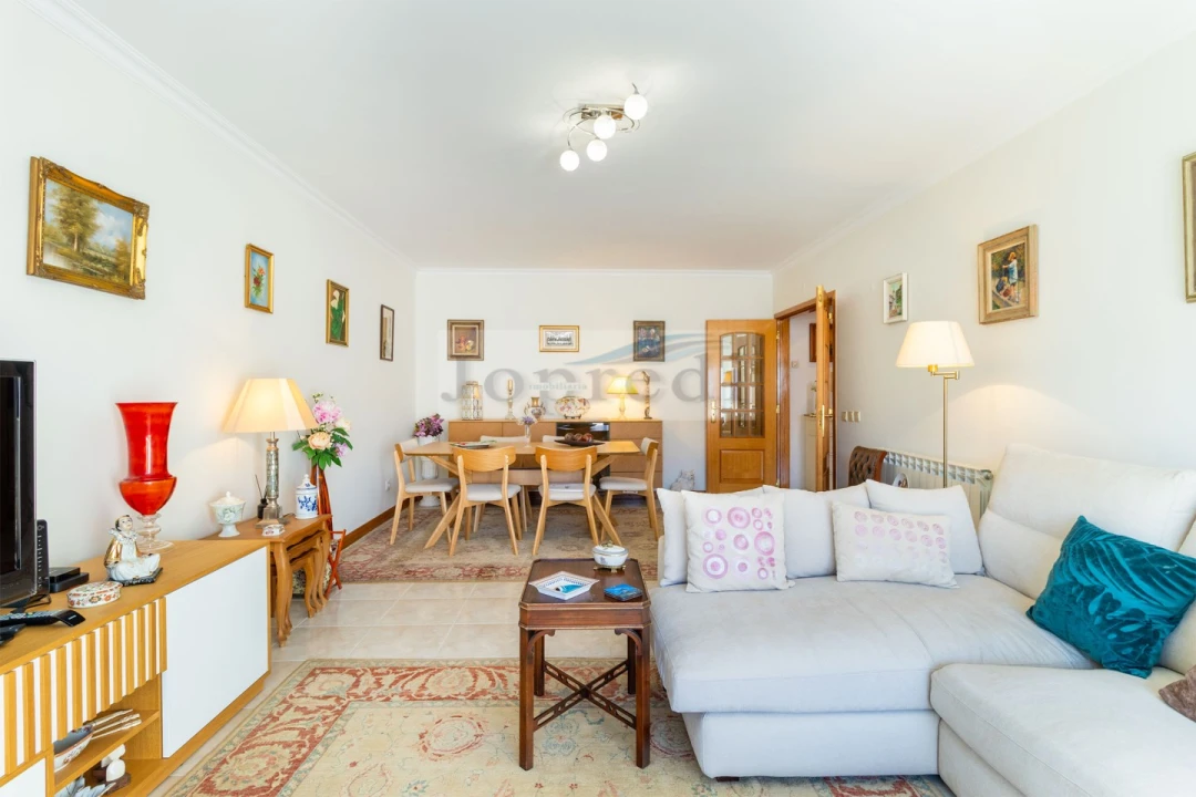 Apartamento T3 para Venda em Carcavelos e Parede Foto 3