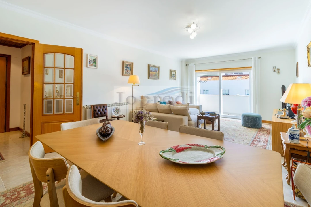 Apartamento T3 para Venda em Carcavelos e Parede Foto 7