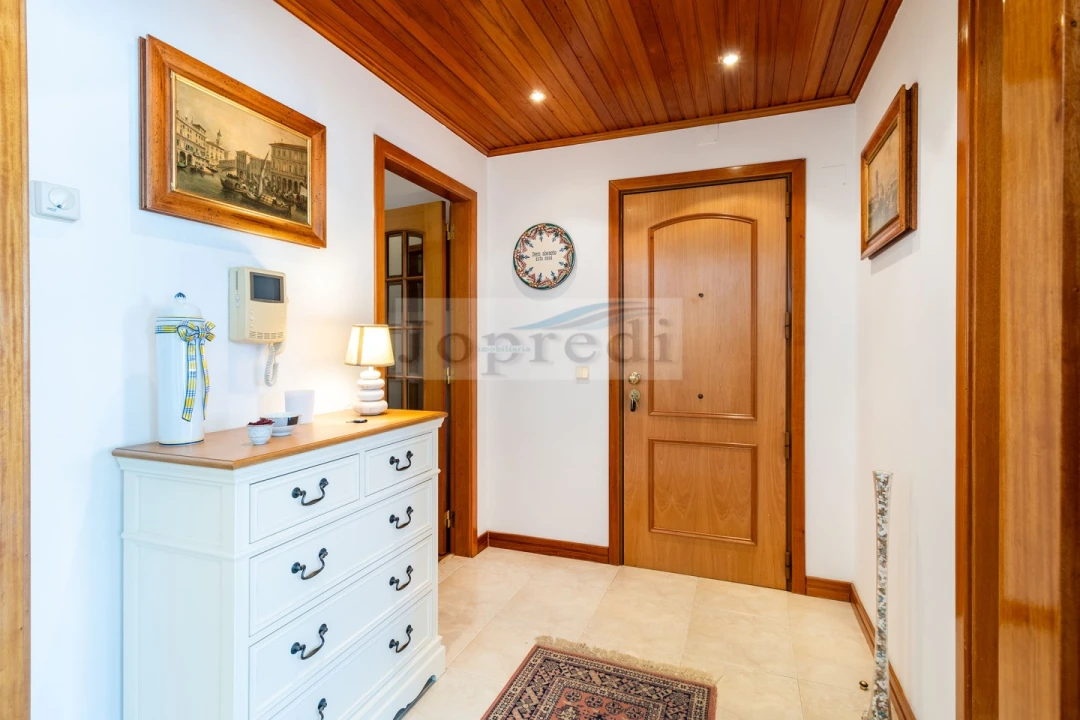 Apartamento T3 para Venda em Carcavelos e Parede Foto 9