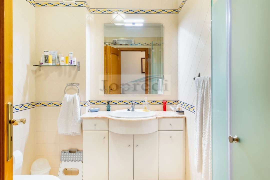 Apartamento T3 para Venda em Carcavelos e Parede Foto 12