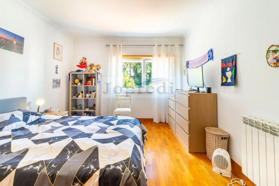 Apartamento T3 para Venda em Carcavelos e Parede Foto 16