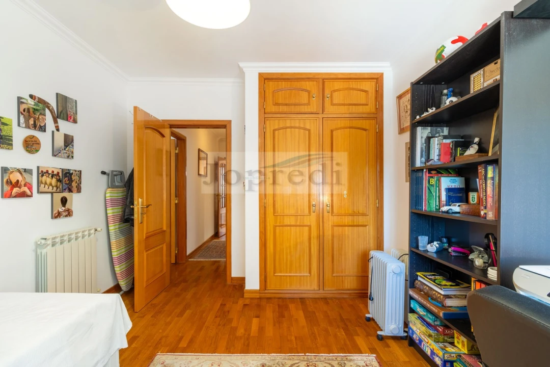 Apartamento T3 para Venda em Carcavelos e Parede Foto 22