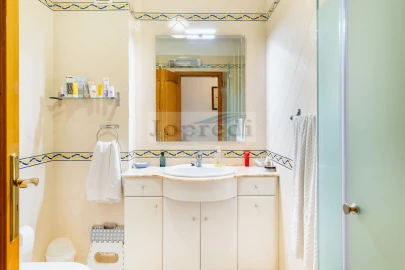 Apartamento T3 para Venda em Carcavelos e Parede