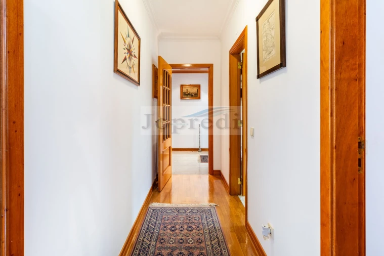Apartamento T3 para Venda em Carcavelos e Parede Foto 25