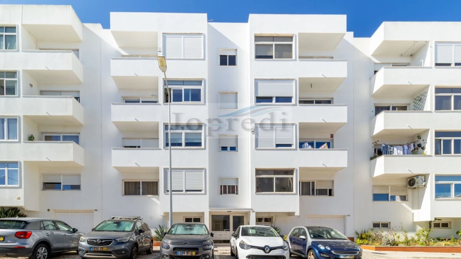 Apartamento T3 para Venda em Carcavelos e Parede