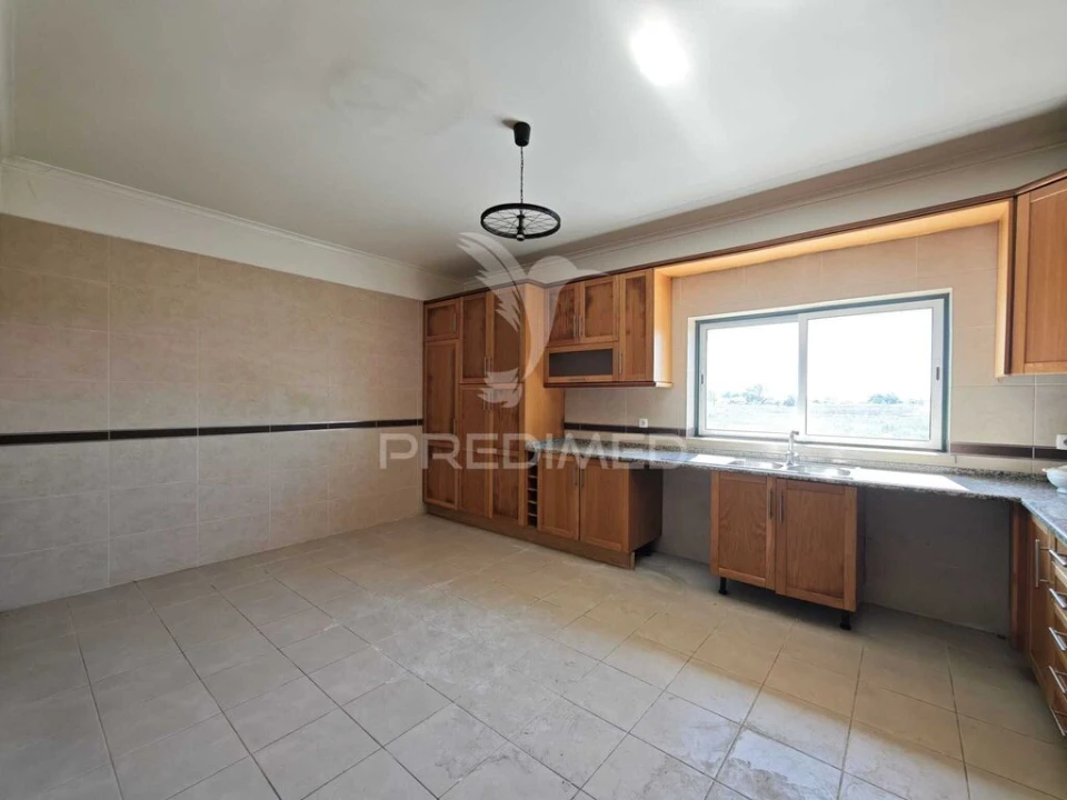 Apartamento T4 para Venda em Salvaterra de Magos e Foros de Salvaterra Foto 2