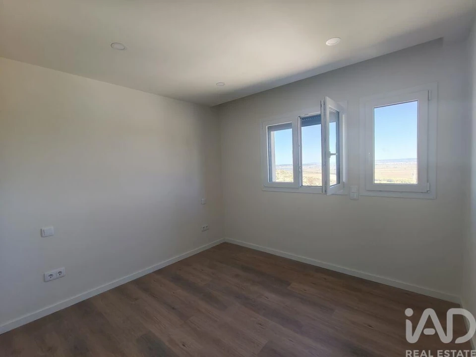 Apartamento T2 para Venda em Romeira e Várzea Foto 10