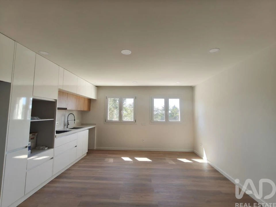Apartamento T2 para Venda em Romeira e Várzea Foto 2