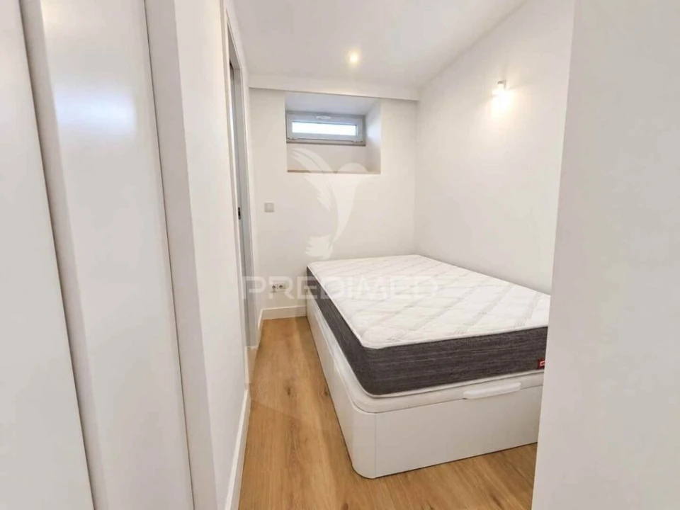 Apartamento T1 para Venda em Campolide Foto 9