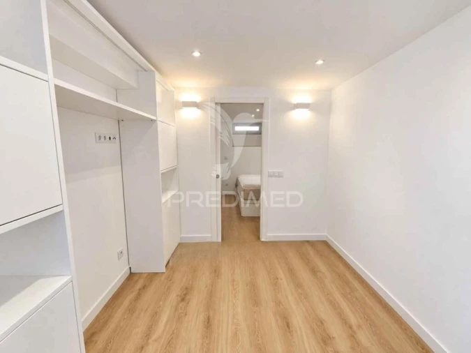 Apartamento T1 para Venda em Campolide Foto 7