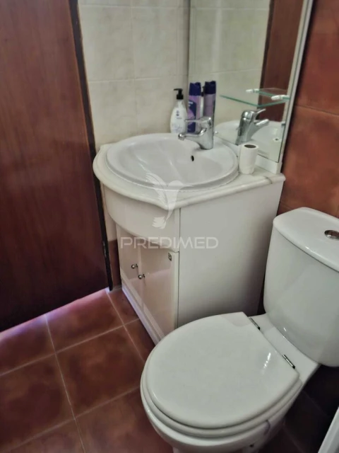 Moradia T4 para Venda em Manteigas (Santa Maria)