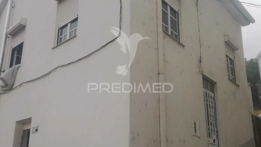 Moradia T4 para Venda em Manteigas (Santa Maria)