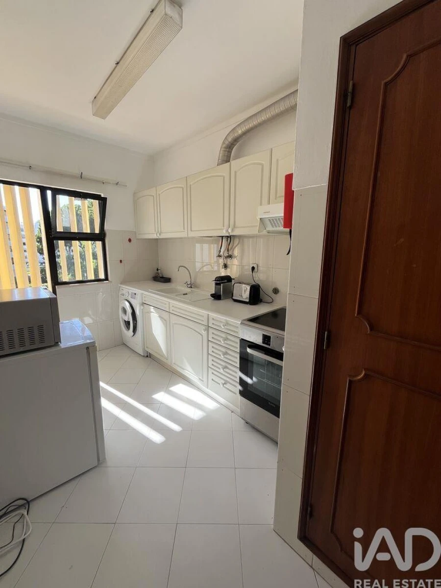 Apartamento T1 para Venda em Quarteira Foto 8