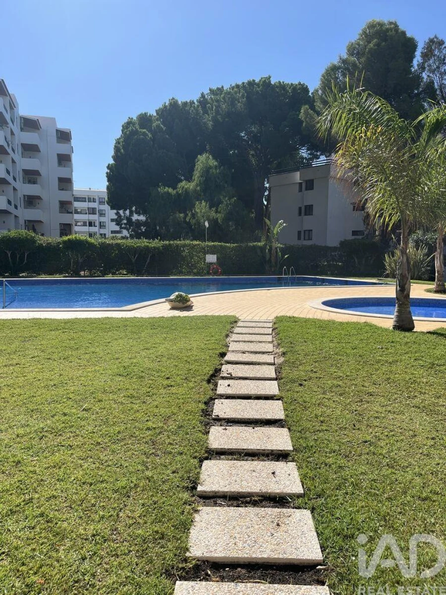Apartamento T1 para Venda em Quarteira Foto 17