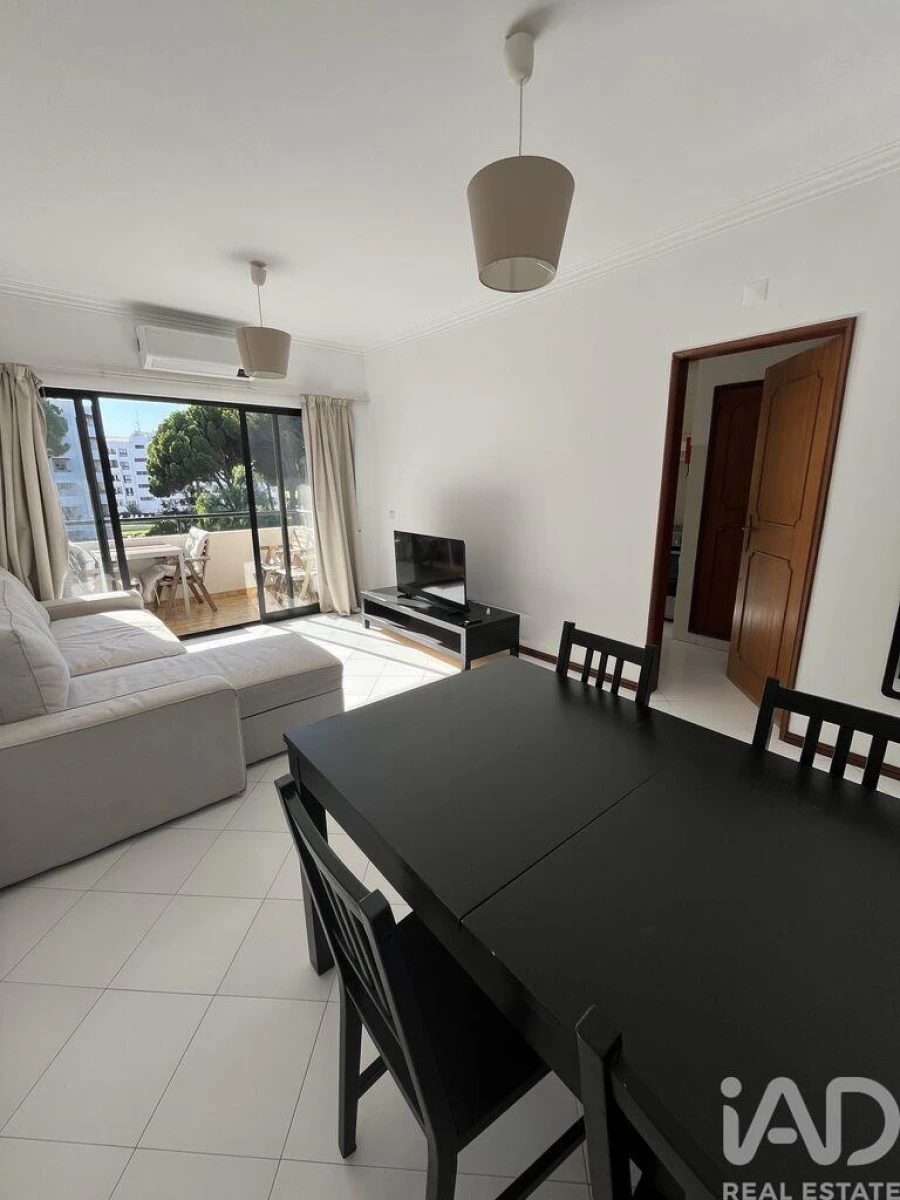 Apartamento T1 para Venda em Quarteira Foto 3