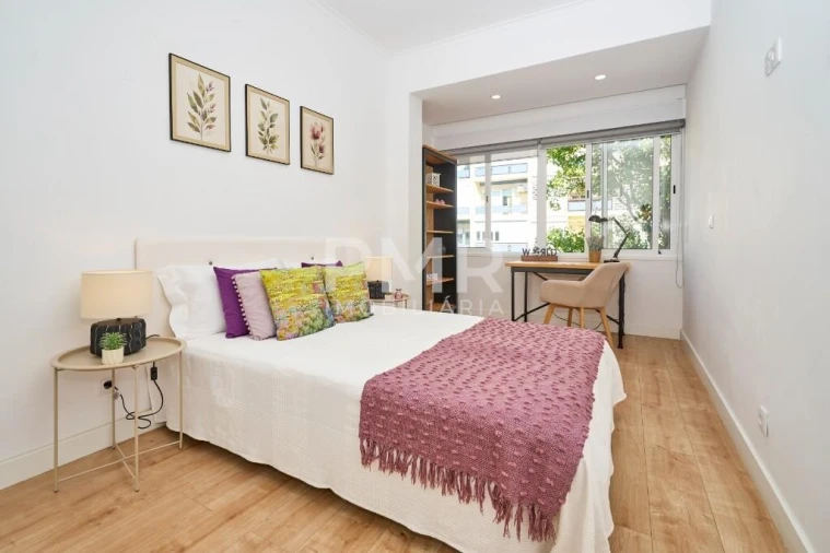 Apartamento T2 para Venda em Benfica Foto 12